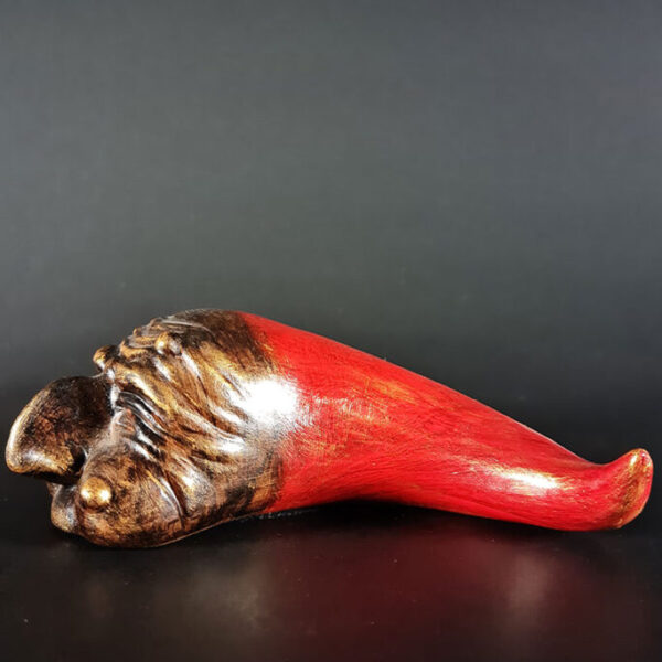 Cuerno grande con máscara de Pulcinella C409
