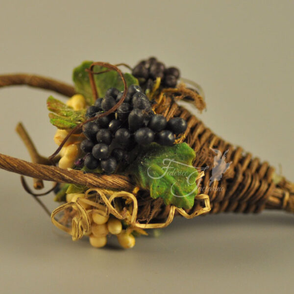 Cesta con uvas L59023