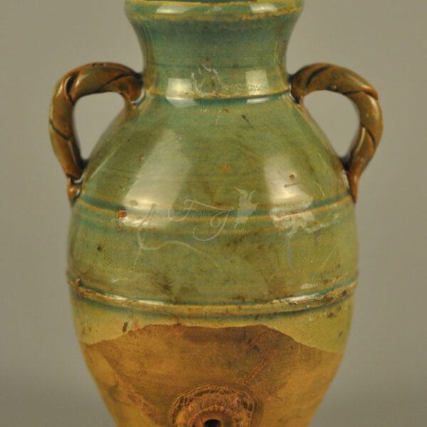 Amphora T17025